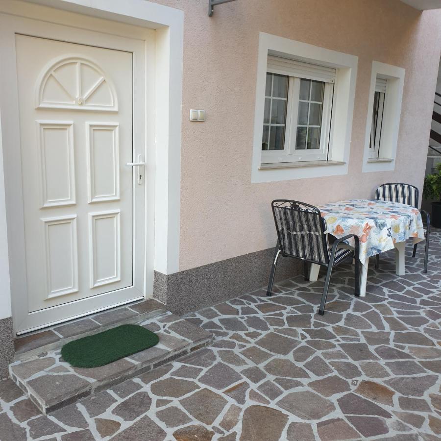 Apartment Sara Crikvenica Exteriör bild